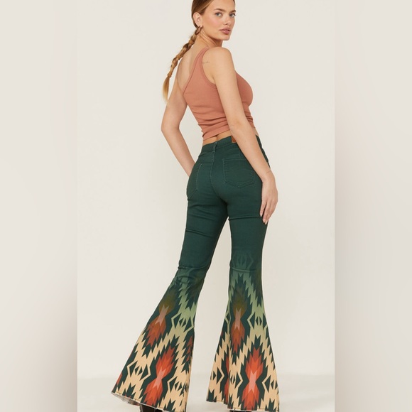 RANCH DRESS'N WOMEN'S WREN SOUTHWESTERN BORDER FLARE JEANS - Picture 2 of 2